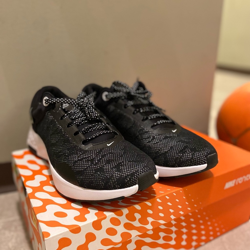 brand new Nike Renew Run 2 continues to deliver a smooth ride for your m…